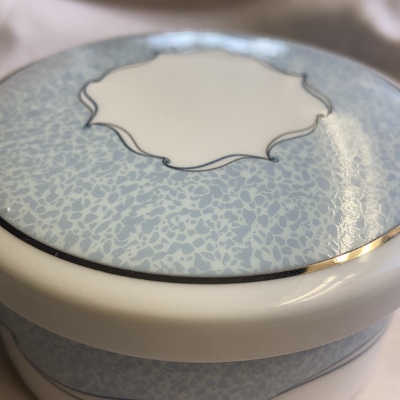 WEDGWOOD Venice Bone China trinket dish canister - Picture 5 of 5